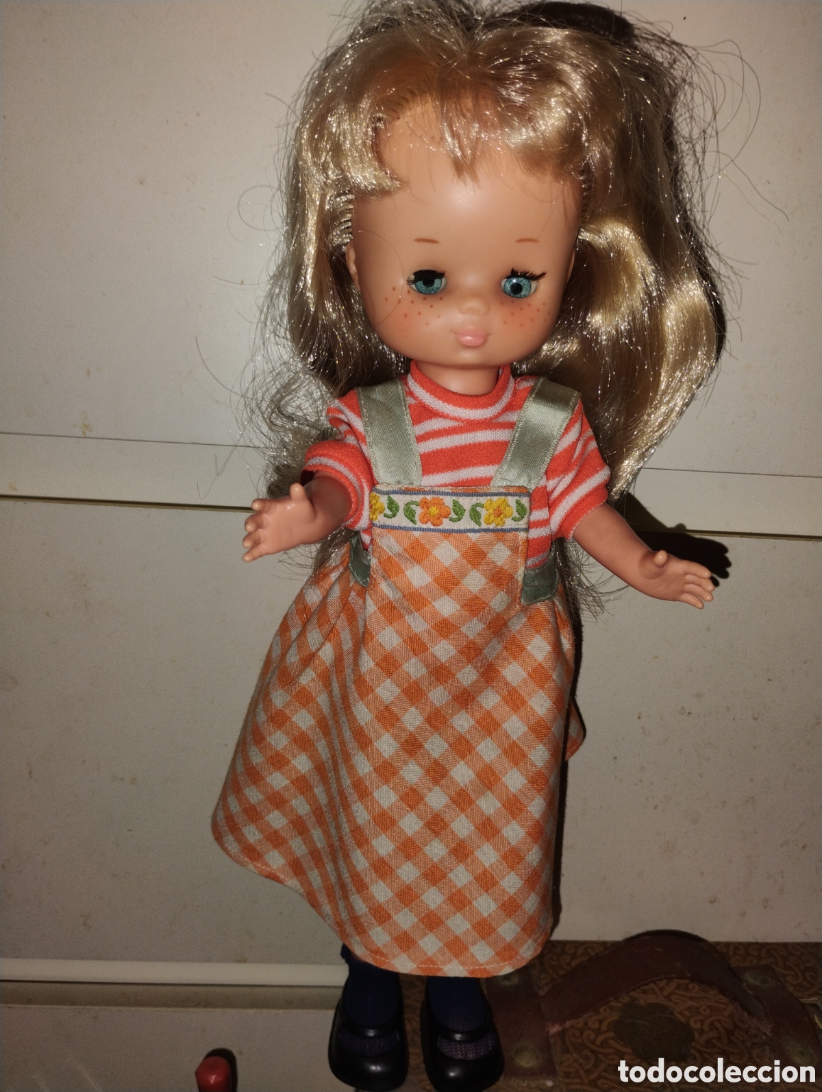 Mu&ntilde;ecas Lesly cl&aacute;sicas de colecci&oacute;n: &diams; LESLY de Famosa (A&ntilde;os 70) - Primera Generaci&oacute;n Brazos Duros - Variante Especial 24 Pecas (12+12)