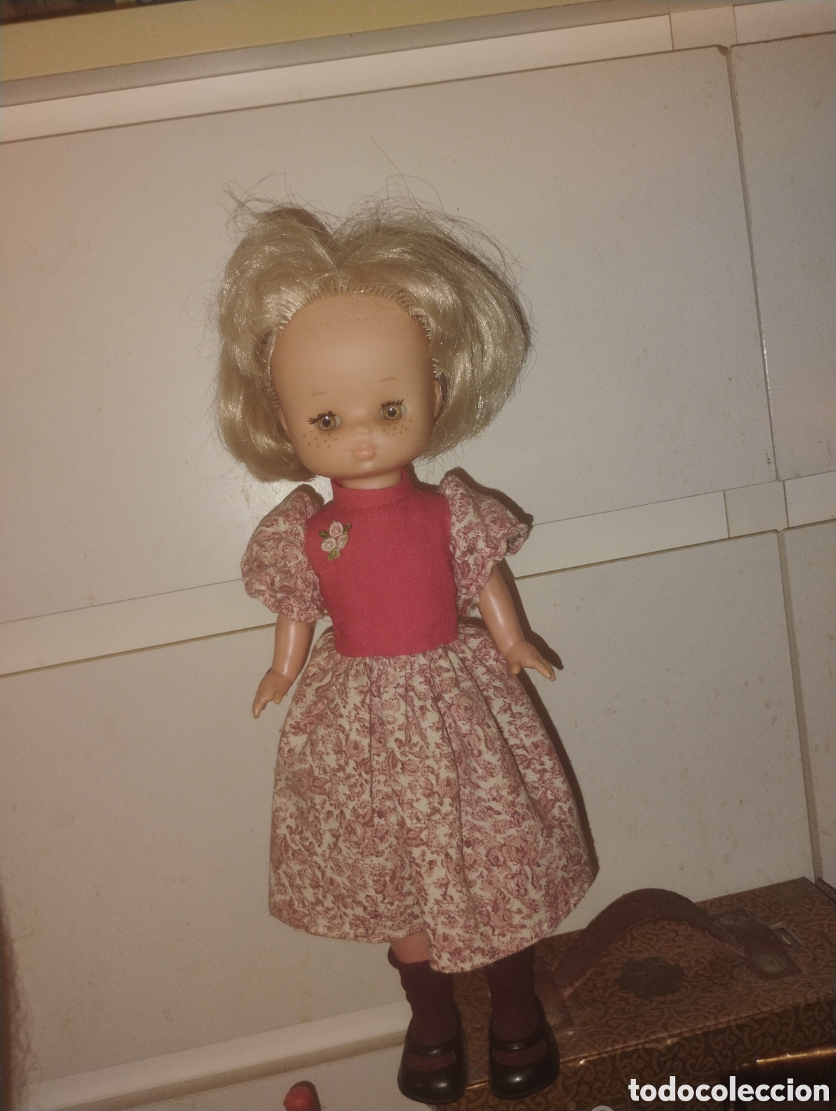 Mu&ntilde;ecas Lesly cl&aacute;sicas de colecci&oacute;n: Lesly Antigua (A&ntilde;os 70) - Brazos Duros - Con Vestido Gala