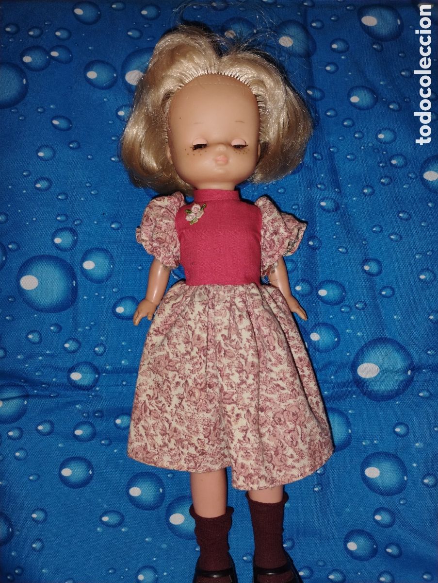 Mu&ntilde;ecas Lesly cl&aacute;sicas de colecci&oacute;n: &diams;Lesly Antigua (A&ntilde;os 70) - Brazos Duros - Con Vestido Gala