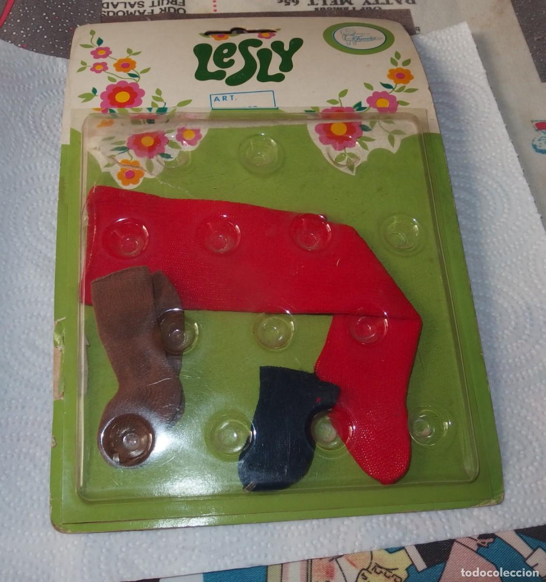Mu&ntilde;ecas Lesly cl&aacute;sicas de colecci&oacute;n: BLISTER DE MEDIAS DE LESLY,INCOMPLETO
