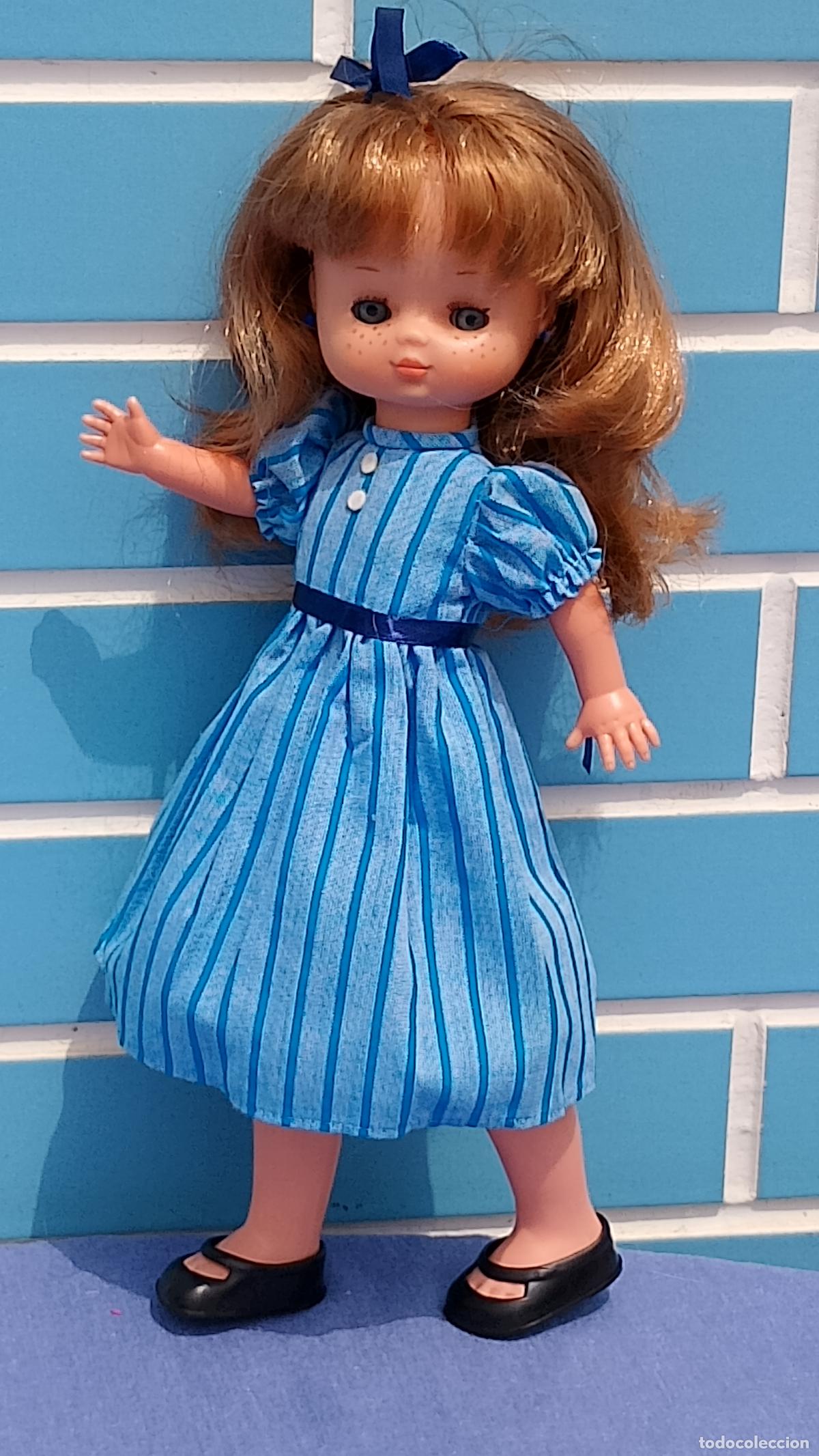 Mu&ntilde;ecas Lesly cl&aacute;sicas de colecci&oacute;n: Antigua mu&ntilde;eca Lesly de Famosa de los a&ntilde;os 70, hermana de Nancy, con vestido Casera