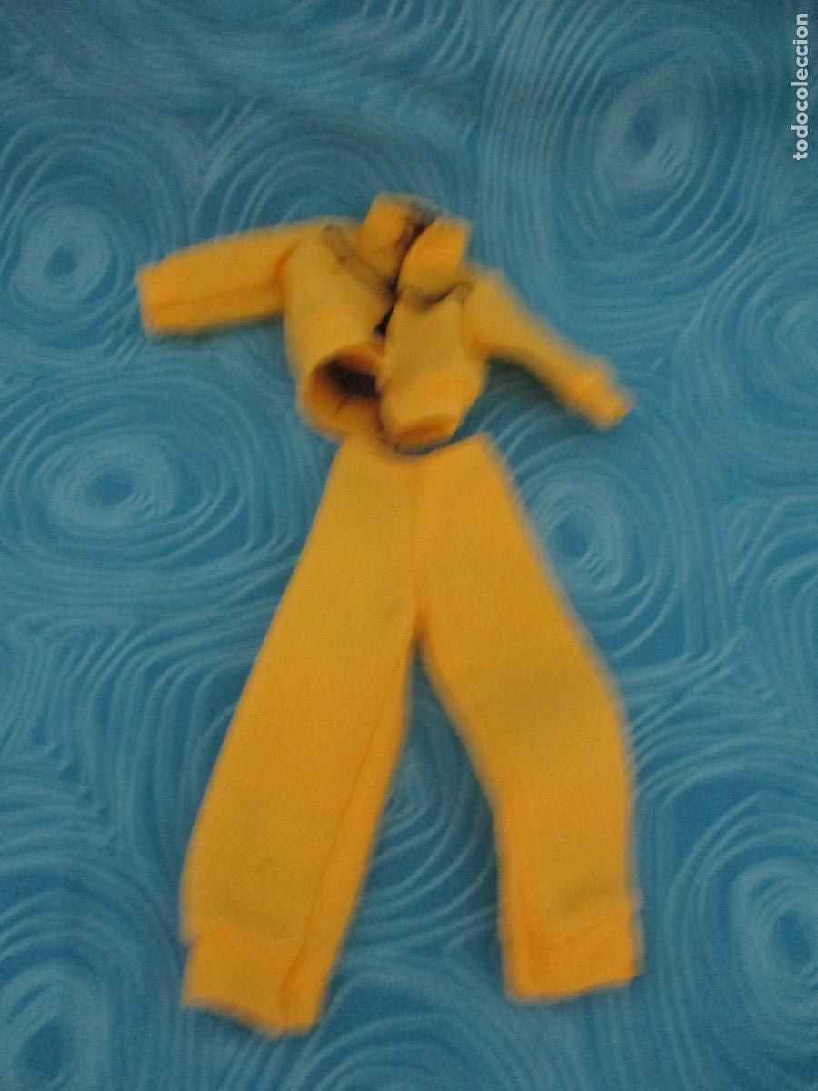 Mu&ntilde;ecas Lesly cl&aacute;sicas de colecci&oacute;n: LESLY, CONJUNTO DEPORTIVO AMARILLO ORIGINAL