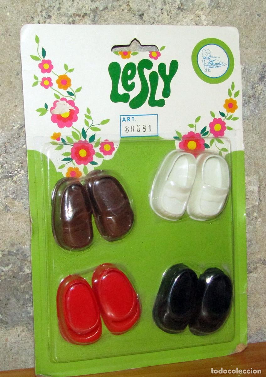 Mu&ntilde;ecas Lesly cl&aacute;sicas de colecci&oacute;n: LESLY, DE FAMOSA: ANTIGUO BLISTER CON 4 PARES DE ZAPATOS - 80581 - NUEVO - A&Ntilde;OS 70