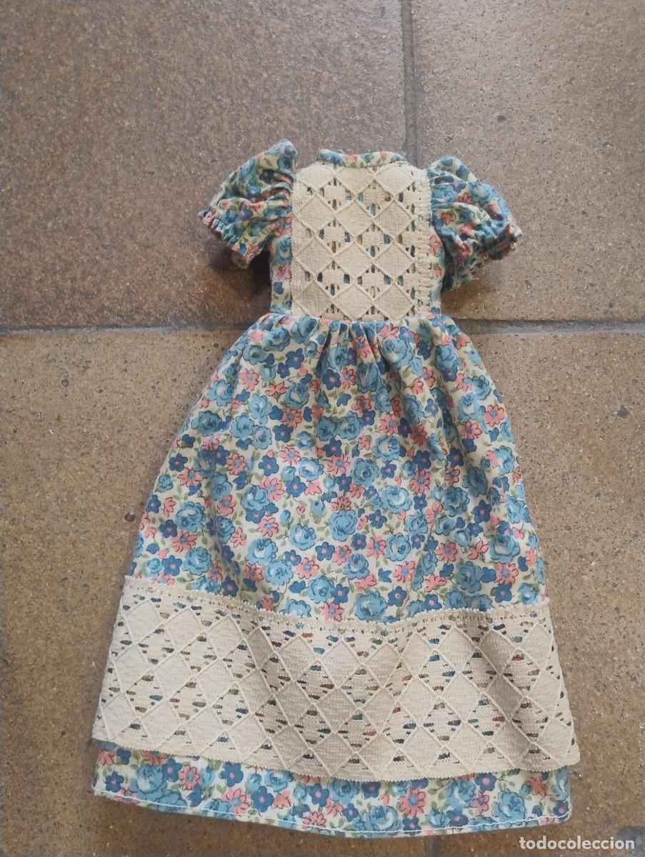 Mu&ntilde;ecas Lesly cl&aacute;sicas de colecci&oacute;n: Lesly modelo Liberty vestido flores azul verde Famosa a&ntilde;os 70 Nancy