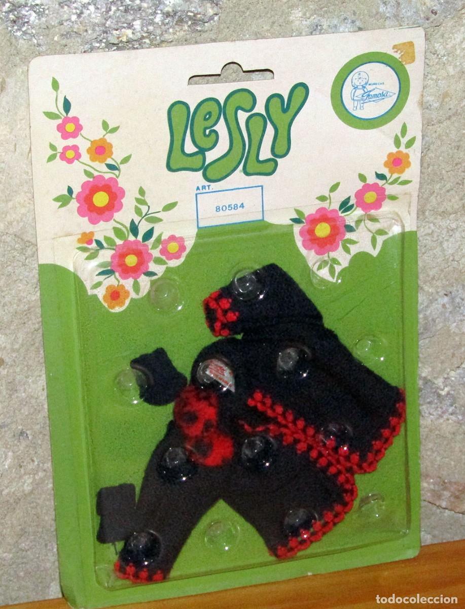 Mu&ntilde;ecas Lesly cl&aacute;sicas de colecci&oacute;n: LESLY, DE FAMOSA: ANTIGUO BLISTER CHAQUETA DE LANA Y GUANTES - 80584 - NUEVO - A&Ntilde;OS 70