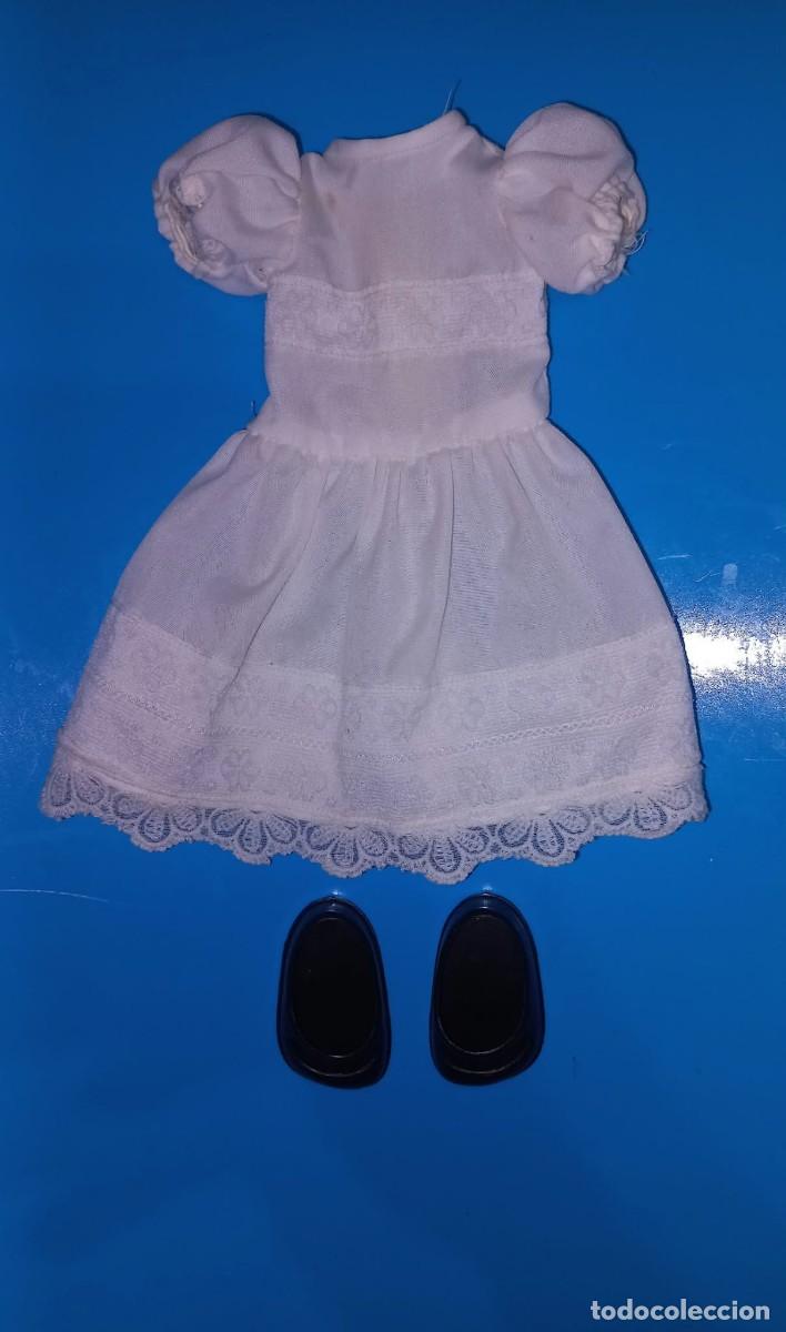 Mu&ntilde;ecas Lesly cl&aacute;sicas de colecci&oacute;n: Vestido de comuni&oacute;n y zapatos de la mu&ntilde;eca Lesly, hermanita de Nancy, a&ntilde;os 70 - Famosa
