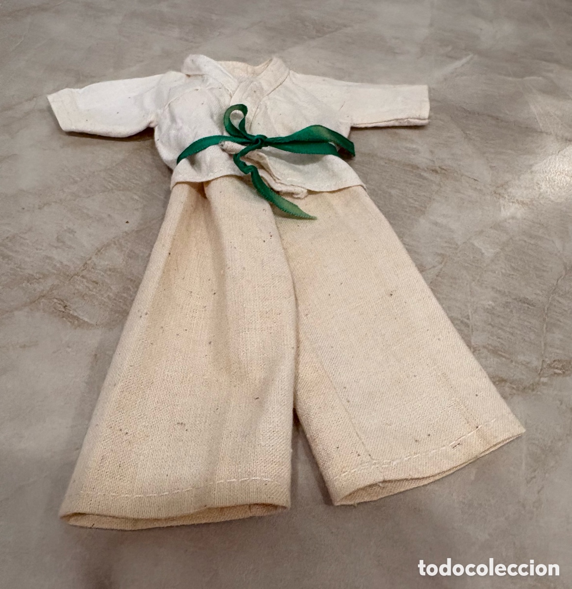 Mu&ntilde;ecas Lesly cl&aacute;sicas de colecci&oacute;n: Conjunto de Karate de la mu&ntilde;eca Lesly