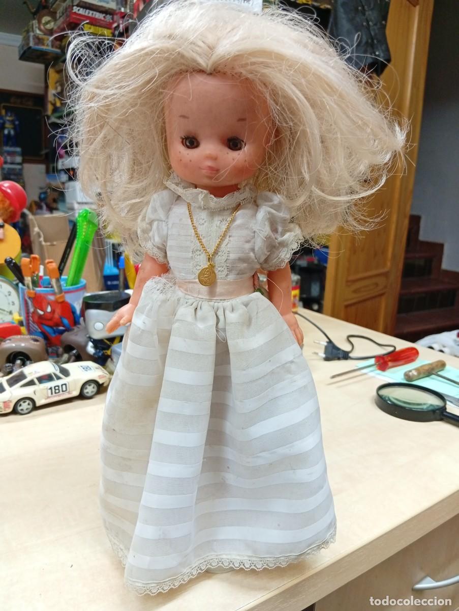 Mu&ntilde;ecas Lesly cl&aacute;sicas de colecci&oacute;n: Mu&ntilde;eca Lesly primera Comuni&oacute;n.Hermanita de Nancy Famosa
