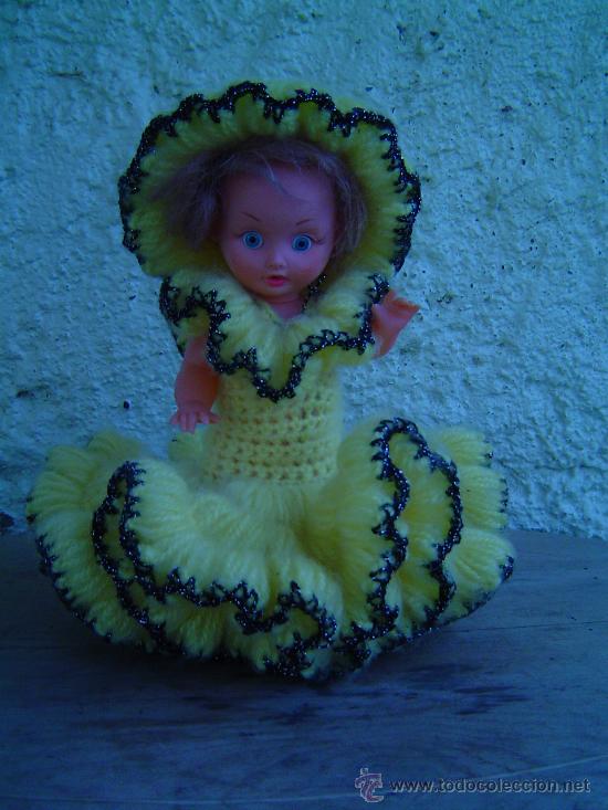 Mu&ntilde;ecas modernas: MU&Ntilde;ECA CON VESTIDO DE LANA Y GORRO - Foto 1