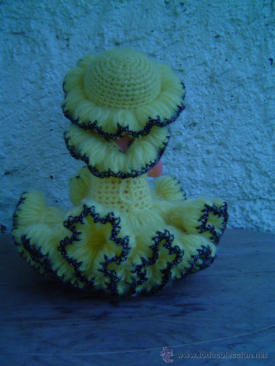 Mu&ntilde;ecas modernas: MU&Ntilde;ECA CON VESTIDO DE LANA Y GORRO - Foto 2