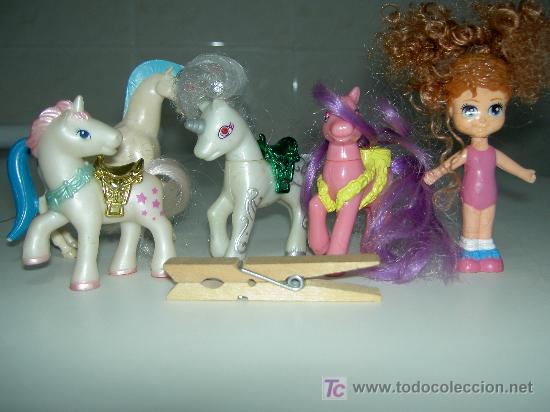 Mu&ntilde;ecas modernas: Lote de caballos y mu&ntilde;eca , juguetes - Foto 2