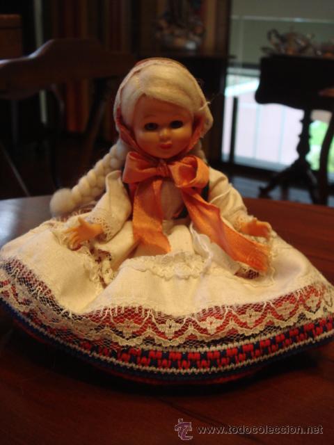 Mu&ntilde;ecas modernas: MU&Ntilde;ECA CON TRAJE REGIONAL - Foto 1