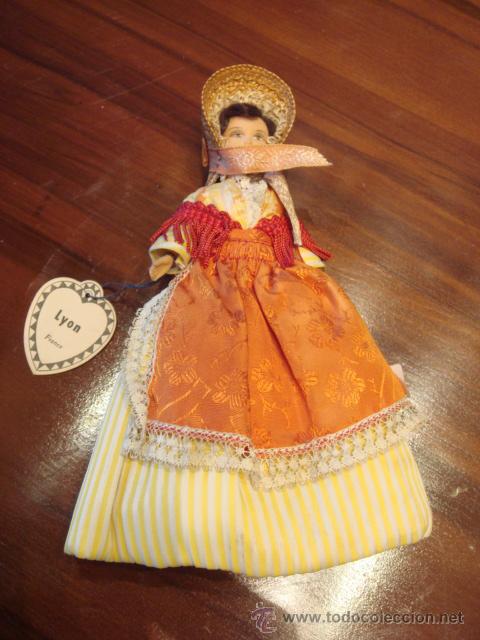 Mu&ntilde;ecas modernas: MU&Ntilde;ECA CON TRAJE REGIONAL - Foto 1