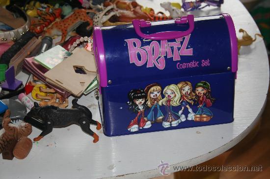 Mu&ntilde;ecas modernas: cabas metalico de la mu&ntilde;eca bratz - Foto 3
