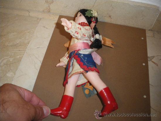 Mu&ntilde;ecas modernas: GRACIOSA - MU&Ntilde;ECA DE 24 CM CON VESTIDO REGIONAL - Foto 2