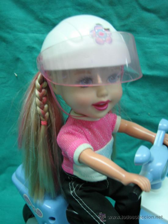 Mu&ntilde;ecas modernas: Mu&ntilde;eca en moto de Mattel 2001 - Foto 2
