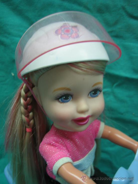 Mu&ntilde;ecas modernas: Mu&ntilde;eca en moto de Mattel 2001 - Foto 3
