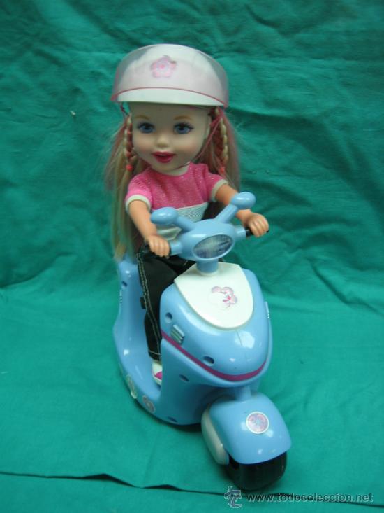 Mu&ntilde;ecas modernas: Mu&ntilde;eca en moto de Mattel 2001 - Foto 4