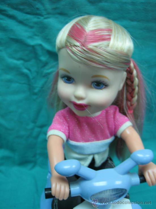 Mu&ntilde;ecas modernas: Mu&ntilde;eca en moto de Mattel 2001 - Foto 6
