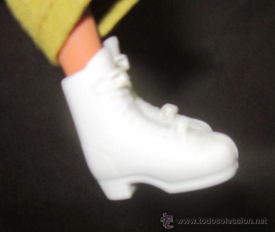 Mu&ntilde;ecas modernas: SINDY,HASBRO,ROPA Y BOTAS DE ESQUIAR - Foto 3