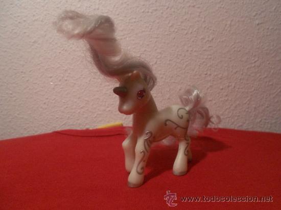 Mu&ntilde;ecas modernas: PEQUE&Ntilde;O PONY UNICORNIO. - Foto 1