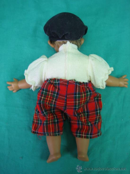 Mu&ntilde;ecas modernas: Mu&ntilde;eco sin marca. Mide 28 cm - Foto 3
