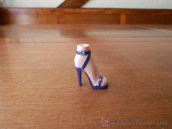 Mu&ntilde;ecas modernas: ZAPATO DE MU&Ntilde;ECA &iquest;BRATZ? - Foto 1