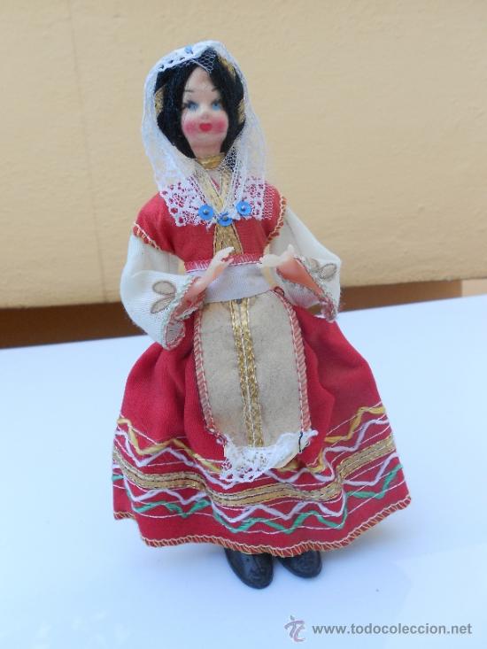 Mu&ntilde;ecas modernas: ANTIGUA MU&Ntilde;ECA SIN IDENTIFICAR - Foto 1