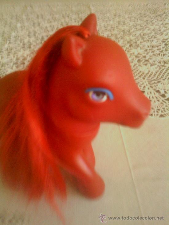 Mu&ntilde;ecas modernas: pony rojo ,ojos relieve - Foto 4