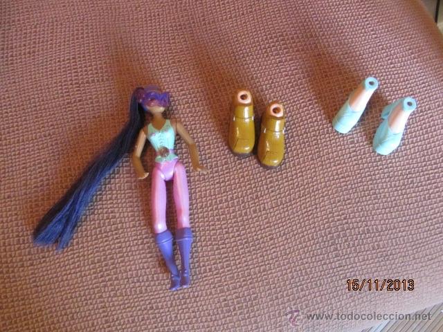 Mu&ntilde;ecas modernas: LOTE DE MU&Ntilde;ECA Y ZAPATOS - Foto 1