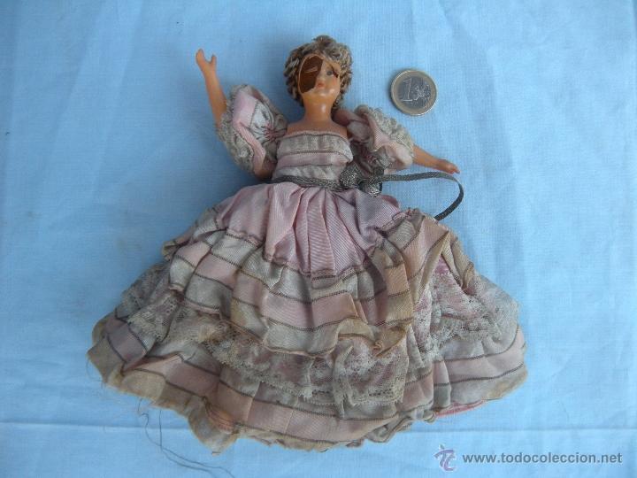 Mu&ntilde;ecas modernas: ANTIGUA MU&Ntilde;ECA DE CELULOIDE VESTIDA . - Foto 1