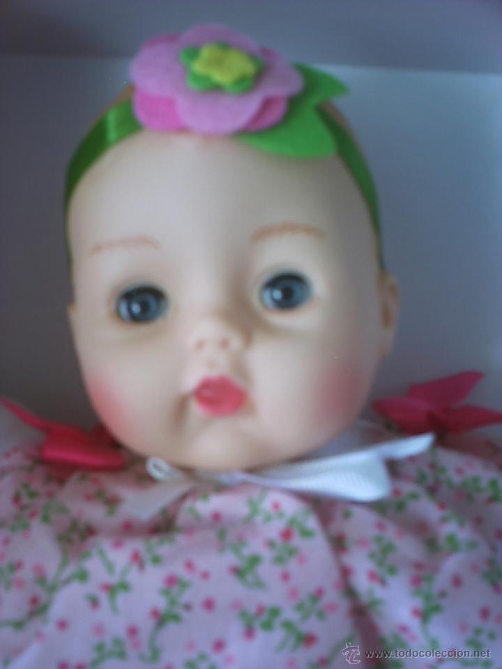 Mu&ntilde;ecas modernas: MU&Ntilde;ECA BEBE MADAME ALEXANDER HUGGABLE HUGGUMS. - Foto 3