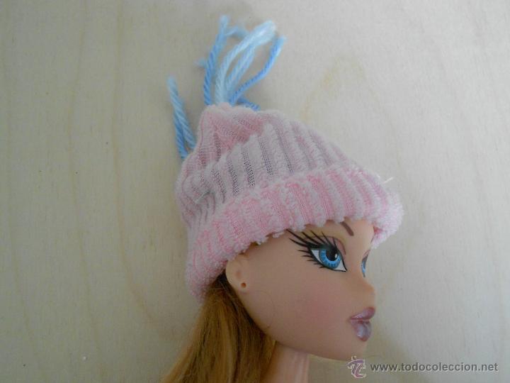Mu&ntilde;ecas modernas: ROPA PARA MU&Ntilde;ECA BRATZ GORRO - Foto 1