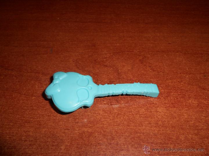 Mu&ntilde;ecas modernas: COMPLEMENTO DE MU&Ntilde;ECA MONSTER HIGH: GUITARRA-PEINE - Foto 1