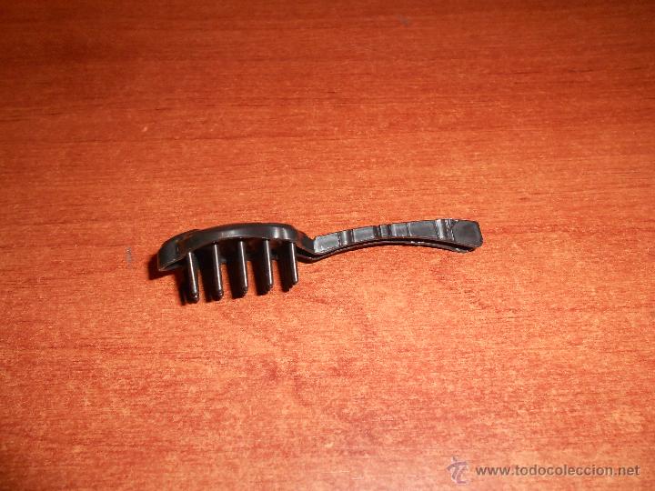 Mu&ntilde;ecas modernas: COMPLEMENTO DE MU&Ntilde;ECA MONSTER HIGH: GUITARRA-PEINE - Foto 2