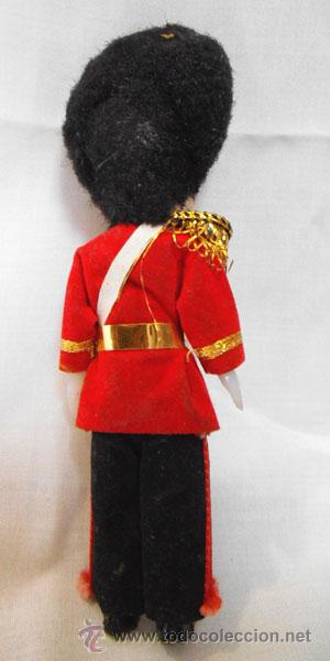 Mu&ntilde;ecas modernas: MU&Ntilde;ECO OJOS DURMIENTES  - GUARDIA INGLESA - Foto 4