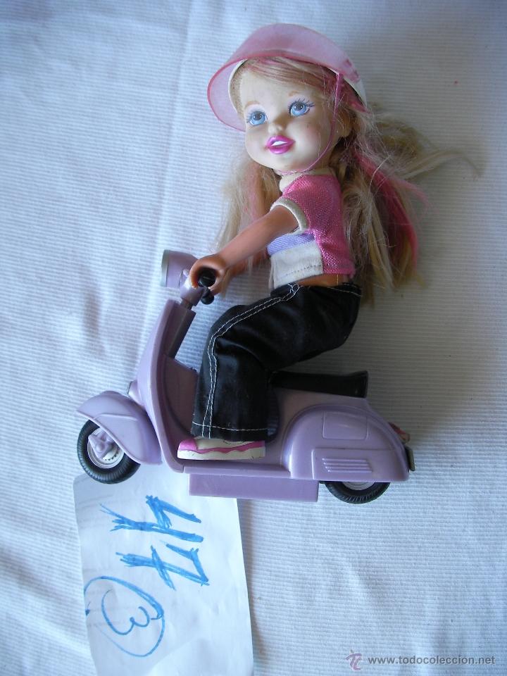 Mu&ntilde;ecas modernas: MU&Ntilde;ECA EN MOTO VESPA - Foto 1