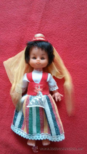 Mu&ntilde;ecas modernas: ANTIGUA MU&Ntilde;ECA TRAJE REGIONAL 18CM - Foto 1