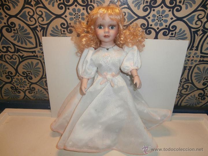 Mu&ntilde;ecas modernas: bonita mu&ntilde;eca de porcelana de comunion - Foto 2