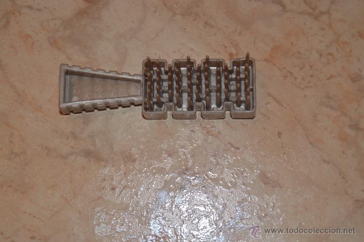Mu&ntilde;ecas modernas: peine  de mu&ntilde;eca bratz accesorios - Foto 2