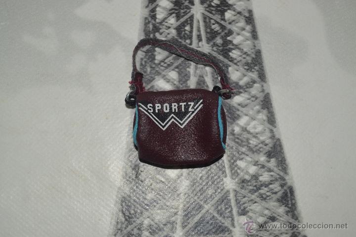Mu&ntilde;ecas modernas: precioso bolso de mu&ntilde;eca bratz - Foto 1