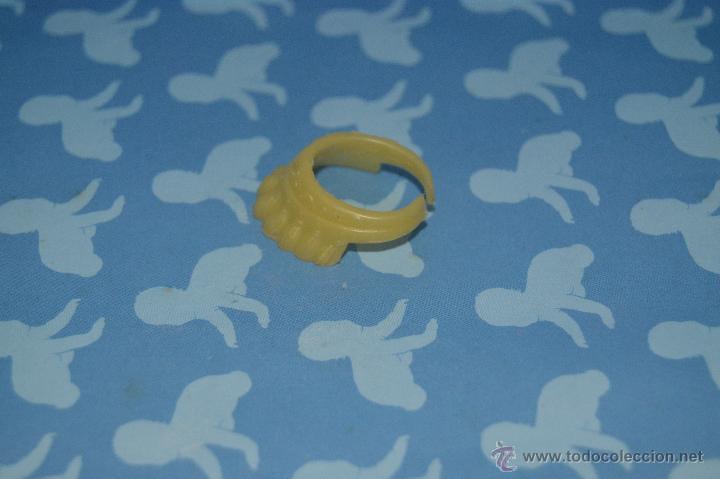 Mu&ntilde;ecas modernas: precioso collar  de mu&ntilde;eca barbie - Foto 2