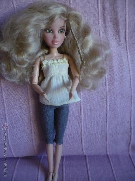 2009 spin master ltd doll