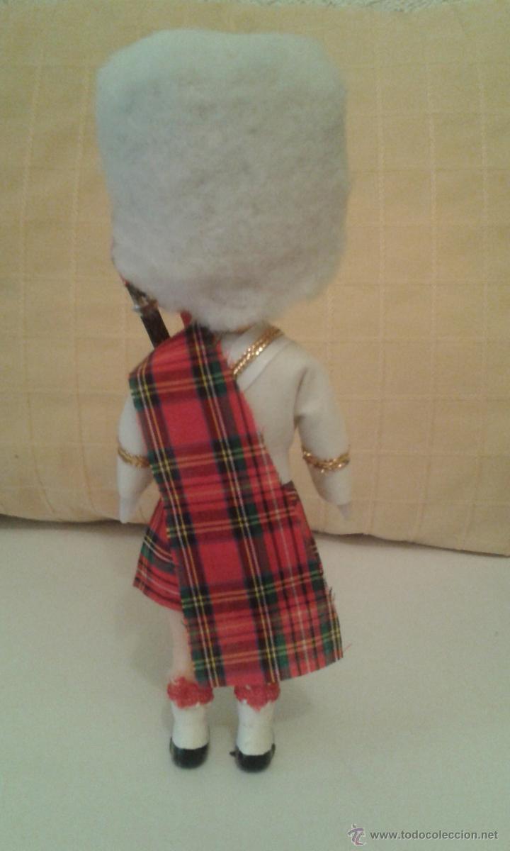 Mu&ntilde;ecas modernas: MU&Ntilde;ECA CON TRAJE T&Iacute;PICO ESCOC&Eacute;S. - Foto 2