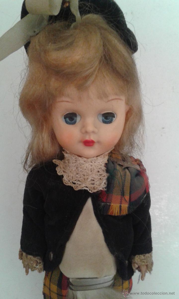 Mu&ntilde;ecas modernas: MU&Ntilde;ECA CON TRAJE DE ESCOCESA - Foto 2
