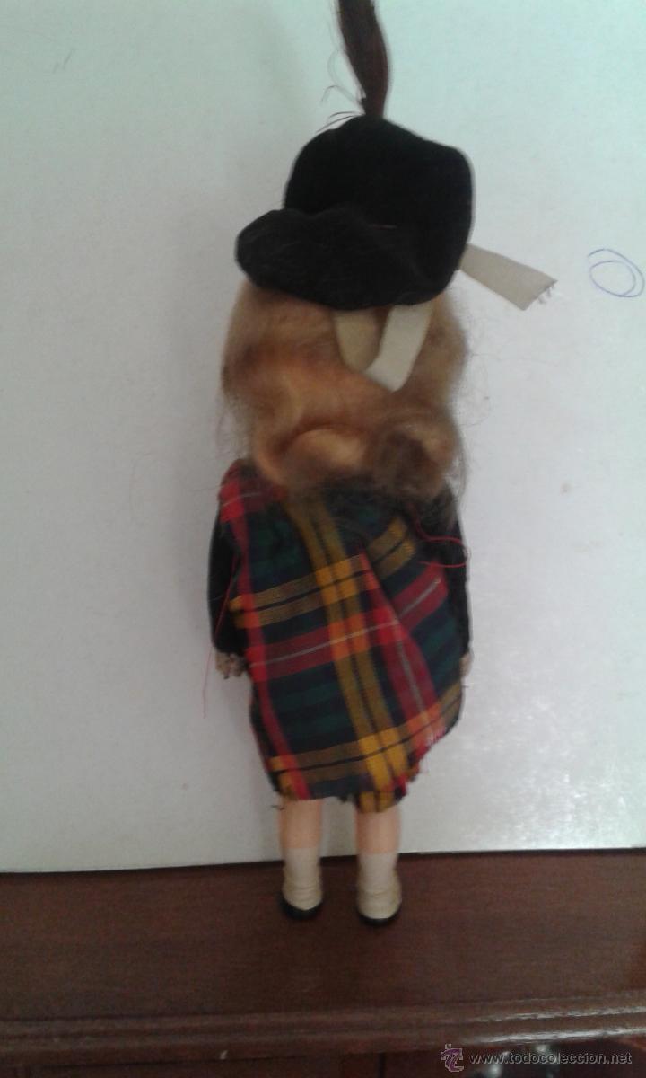 Mu&ntilde;ecas modernas: MU&Ntilde;ECA CON TRAJE DE ESCOCESA - Foto 3
