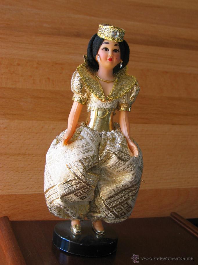 Mu&ntilde;ecas modernas: Mu&ntilde;eca tunecina, con el traje tipico de Tunez. - Foto 1