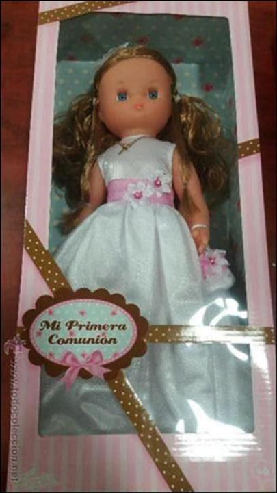 Mu&ntilde;ecas modernas: Mu&ntilde;eca de comuni&oacute;n marca famosa - Foto 1