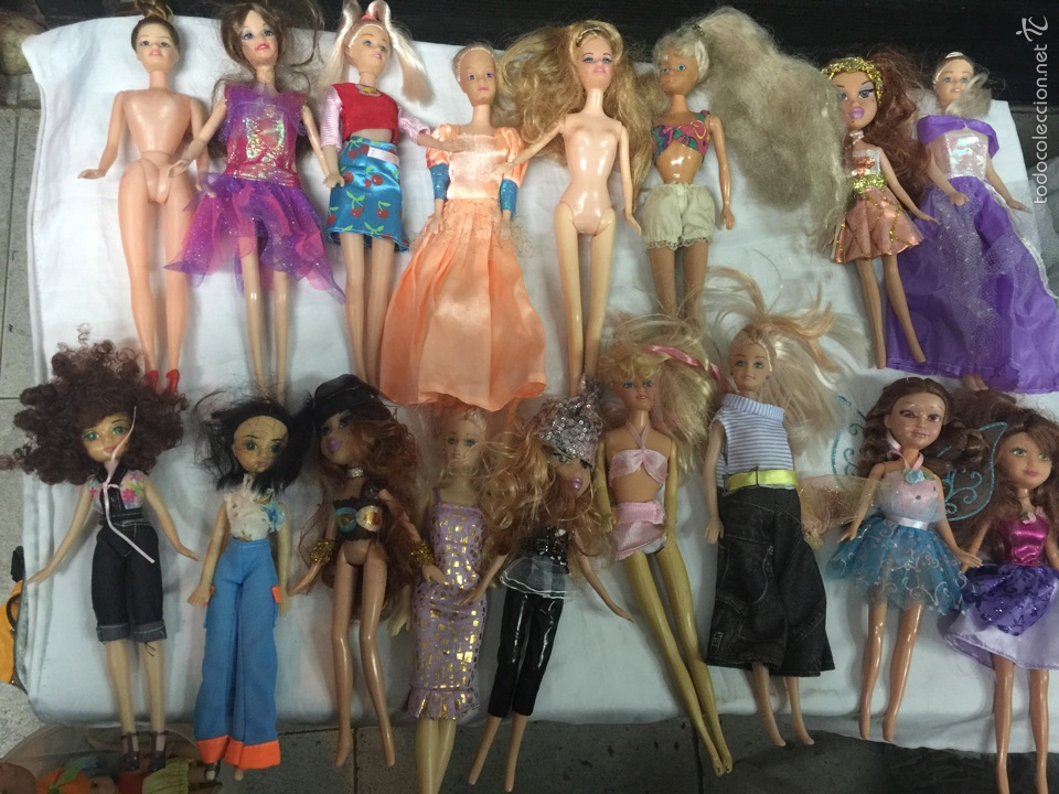 Mu&ntilde;ecas modernas: LOTE DE 17 MU&Ntilde;ECAS DISTINTAS MARCAS - Foto 1