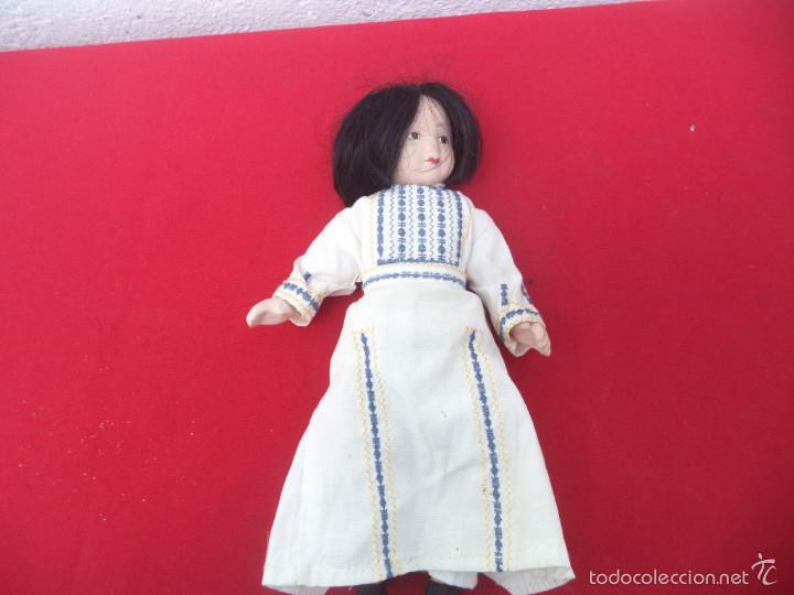 Mu&ntilde;ecas modernas: mu&ntilde;eca oriental porcelana - Foto 1
